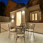 Apartman Sani *