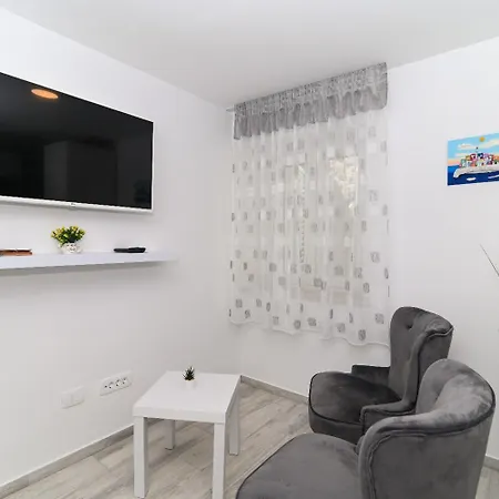 Sani - Modern Apartment