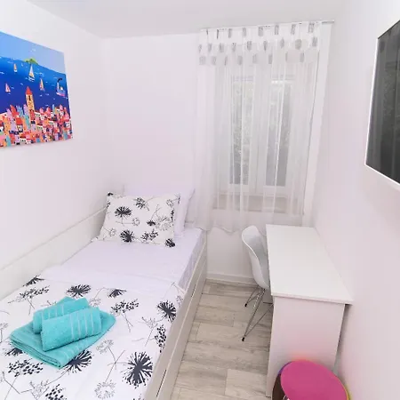 Sani - Modern Apartment