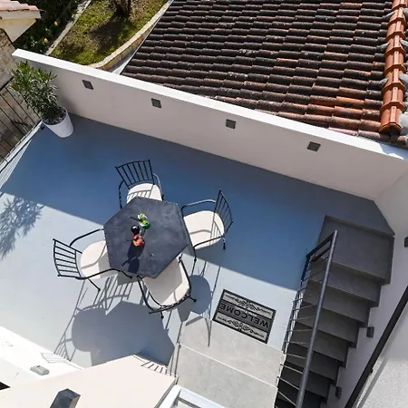Apartment Sani - Modern Split