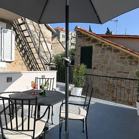 Apartment Sani - Modern Split